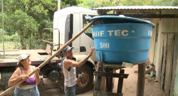 Famílias do interior de Cachoeira precisam racionar água para beber