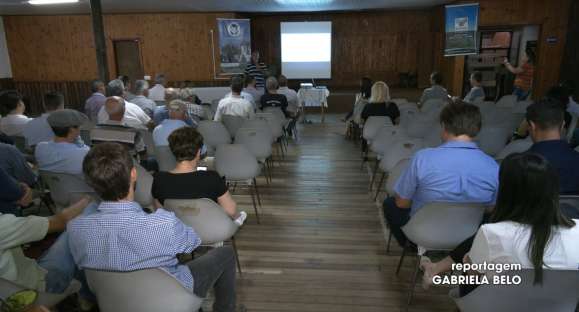 Criadores e técnicos discutem imunização contra febre aftosa