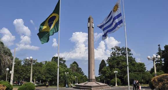 Governo manda fechar fronteira com o Uruguai