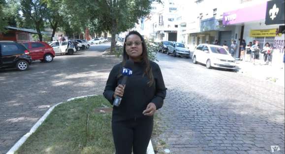 Parte da população cachoeirense ainda insiste em permanecer na rua