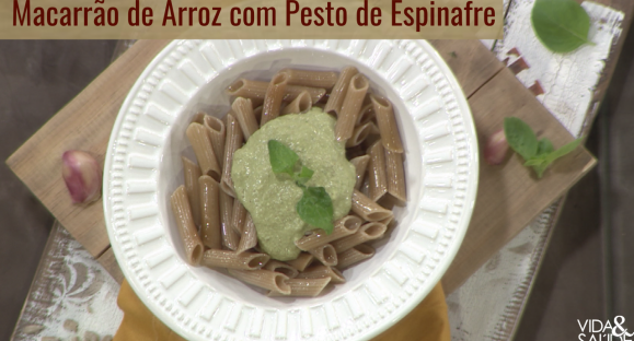 Receita: Macarrão de Arroz com Pesto de Espinafre