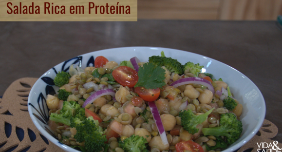 Receita: Salada Rica em Proteína