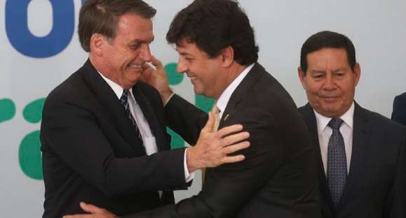 Bolsonaro demite Mandetta do Ministério da Saúde
