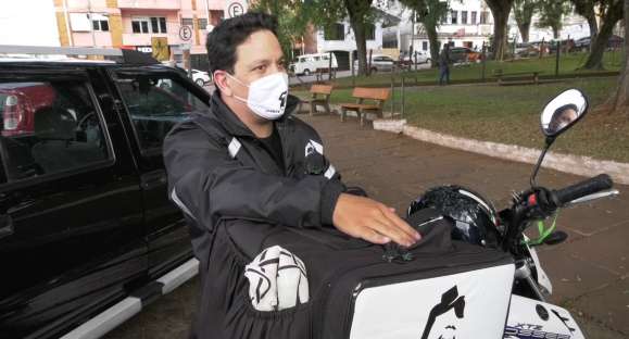 Jarbas, o mordomo: o trabalhador que se reinventou para encarar a pandemia