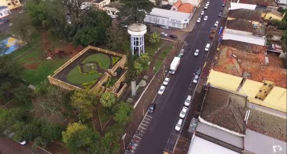 Prefeitura e Corsan assinam acordo para recomposição da calçada da Praça Borges de Medeiros