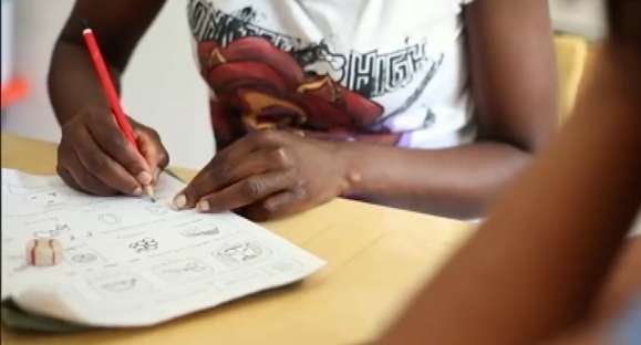 Imigrantes senegaleses e haitianos realizam sonho de estudar
