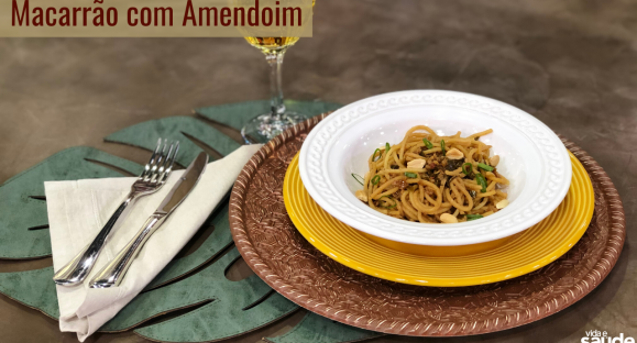 Receita: Macarrão com Amendoim