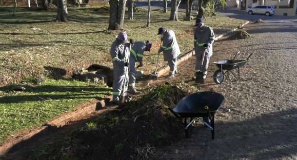 Praças e vias públicas recebem revitalização