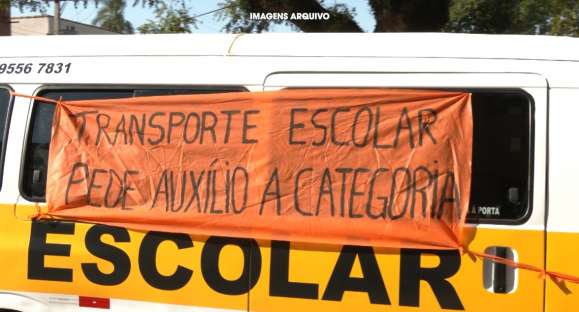 Sem aulas presenciais, transportadores escolares não têm trabalho