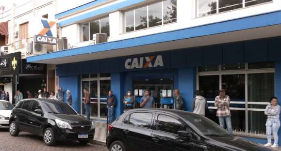 Governo estuda novas parcelas do auxílio emergencial