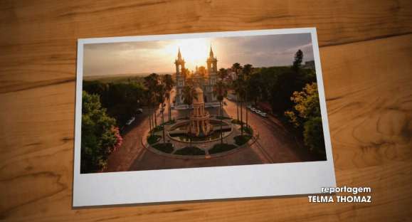Livro conta a história de Cachoeira através de imagens e poemas