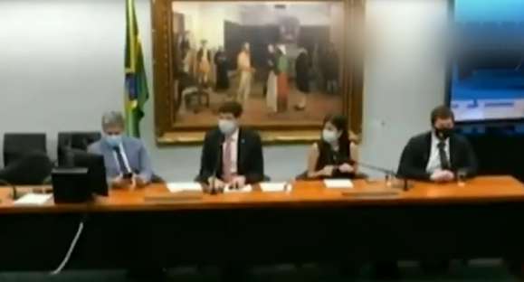 Criação da renda básica ganha força no Congresso