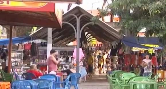 Mesas e cadeiras nos carros de lanche estão liberados