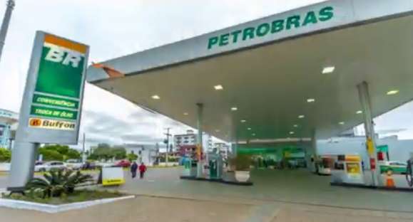 Gasolina tem aumento de 4% nos preços