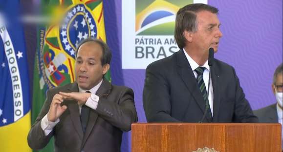 Quando, afinal, o Brasil iniciará vacinação contra o coronavírus?