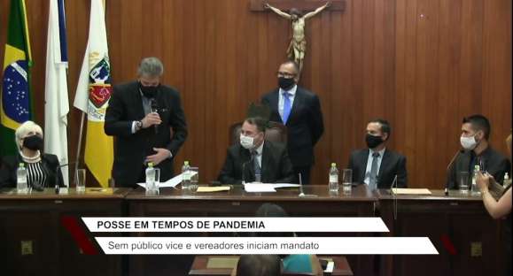 Cerimônia de posse de Germano foi rápida e sem público