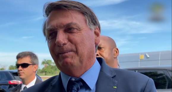 Bolsonaro volta a falar em fraude nas eleições