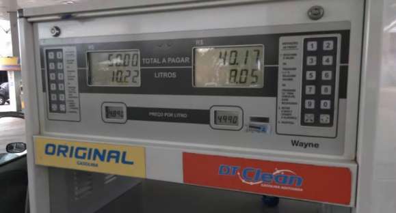 Gasolina comum e aditivada: qual a diferença?