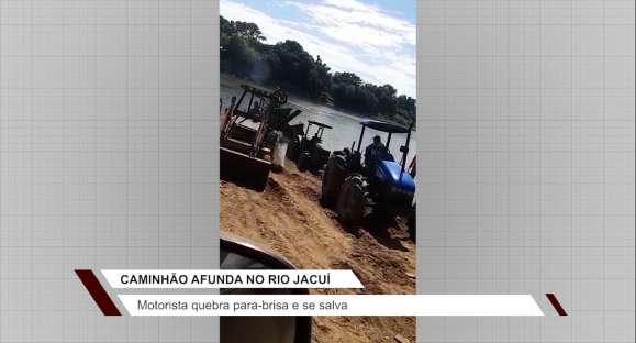 Caminhoneiro sobrevive a acidente em balsa do Rio Jacuí