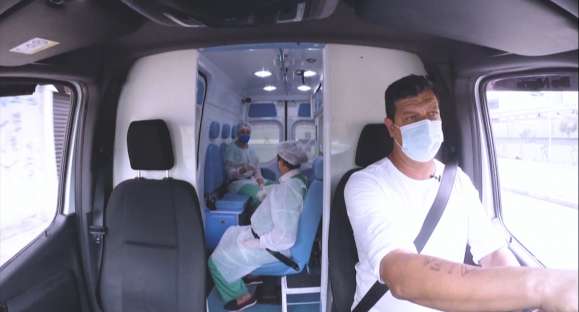 Até de herói chamam a gente, diz motorista de ambulância
