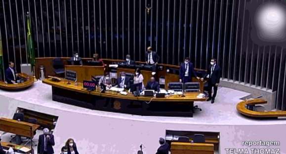 Deputados aprovam suspensão de despejo até o final do ano