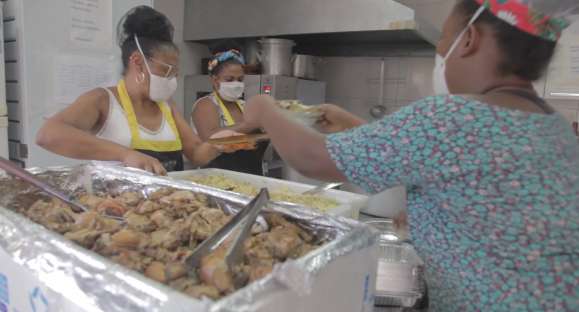 Instituto Misturaí auxilia centenas de pessoas com alimento em Porto Alegre