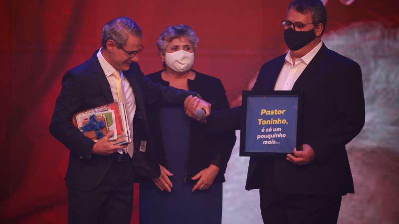 #titulo-card