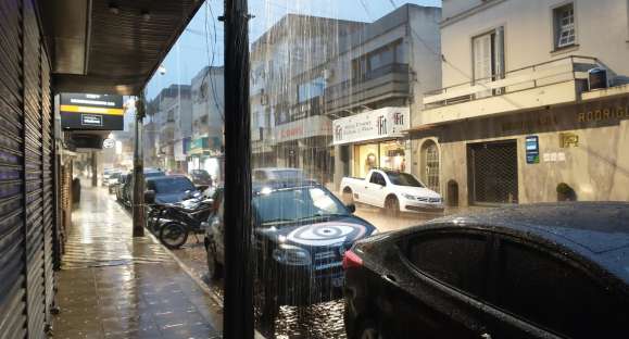 Após vendaval na madrugada, Cachoeira do Sul tem dia chuvoso