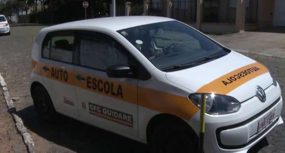500 pessoas aguardam prova prática para tirar CNH em Cachoeira